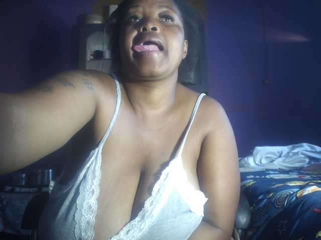 Melonboobs1