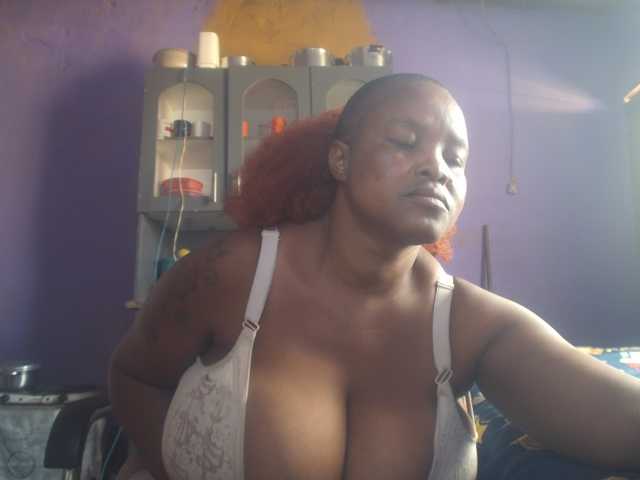 Melonboobs1 live cam on BongaCams