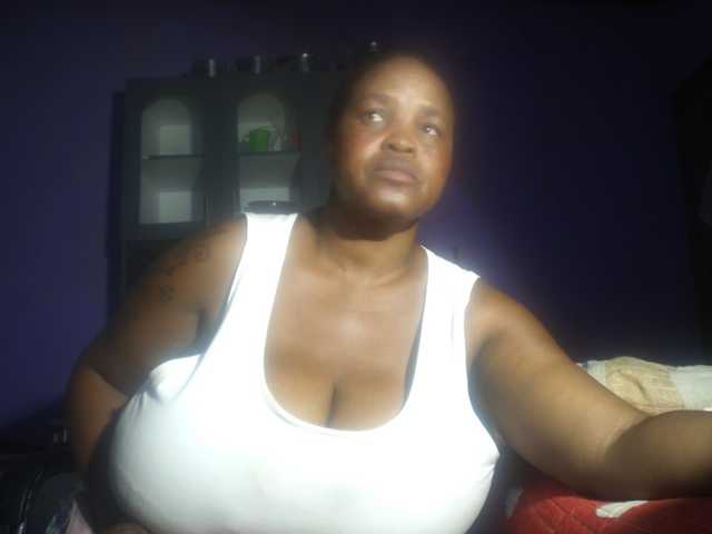 Melonboobs1 live cam preview