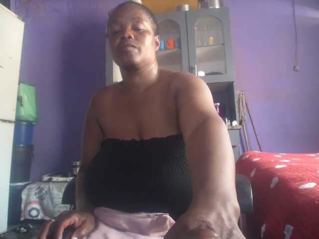 Melonboobs1 live cam on BongaCams