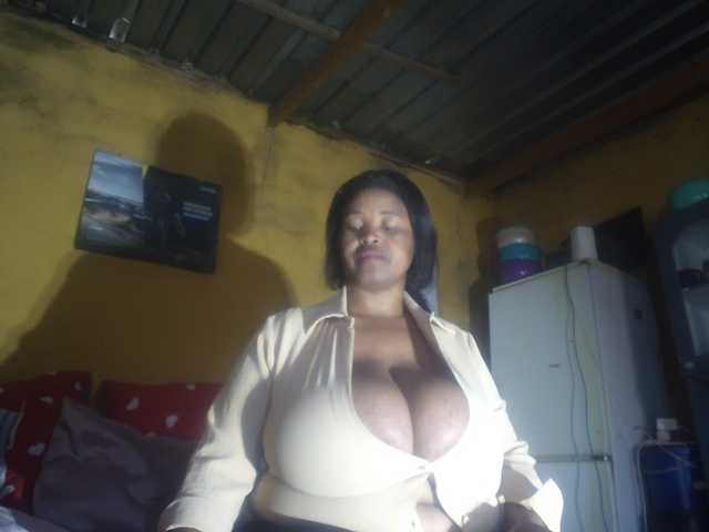 Melonboobs1 live cam