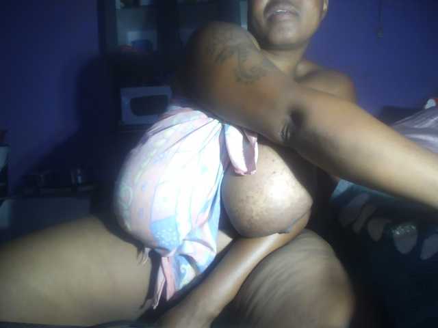Melonboobs1 live cam on BongaCams