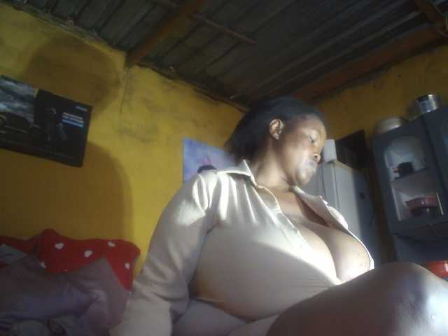 Melonboobs1 live cam on BongaCams
