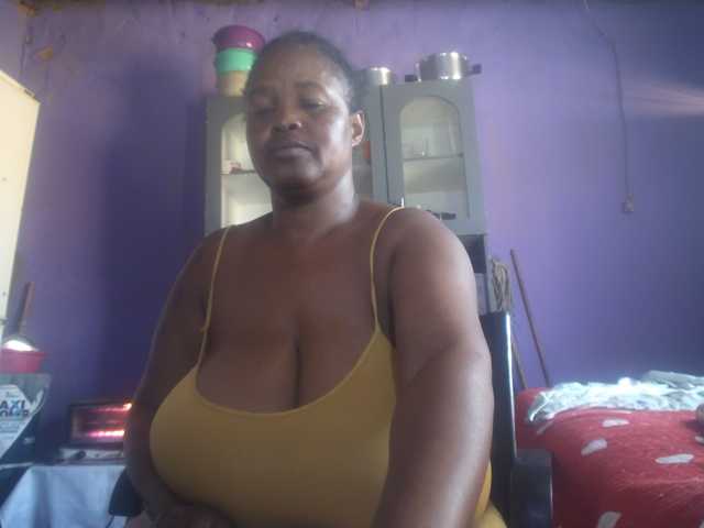 Melonboobs1 live cam