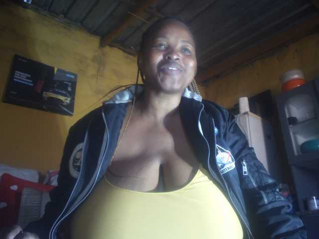 Melonboobs1 live webcam show