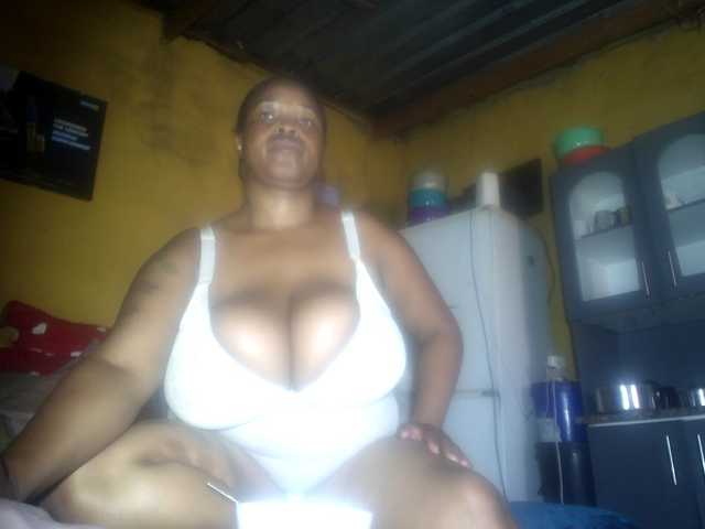 Melonboobs1's BongaCams show and profile