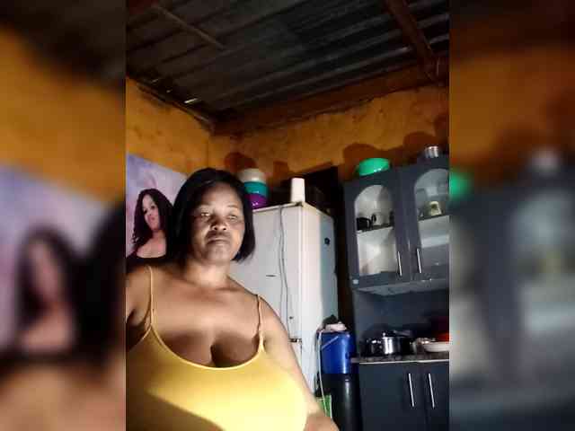 Melonboobs1