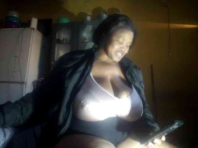 Melonboobs1 webcam