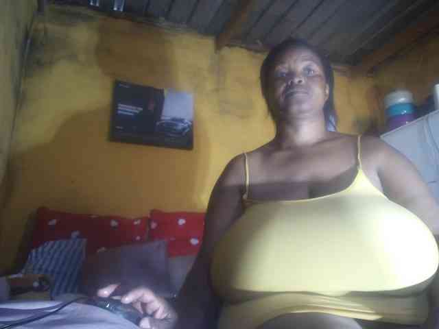 Melonboobs1 webcam