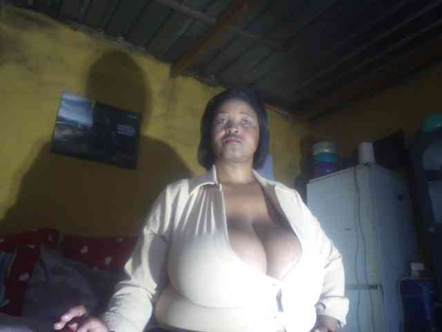 Melonboobs1 webcam