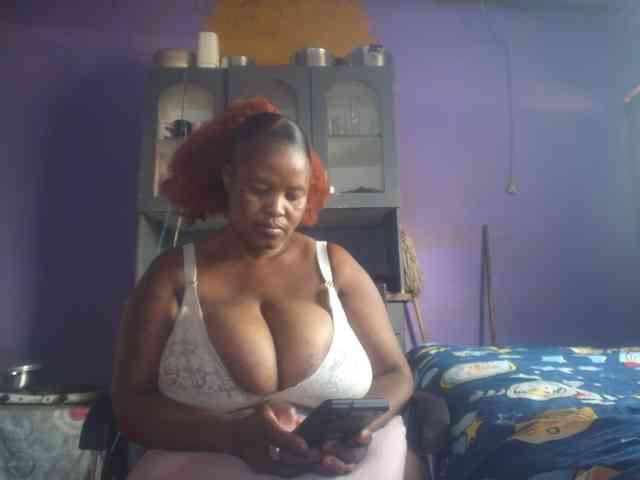 Melonboobs1