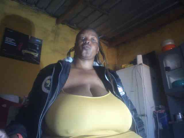 Melonboobs1 webcam