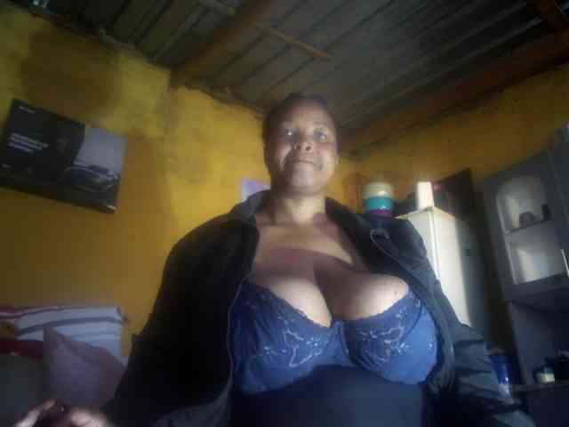 Melonboobs1