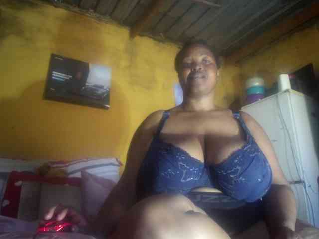 Melonboobs1