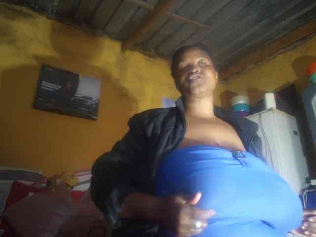 Melonboobs1 webcam