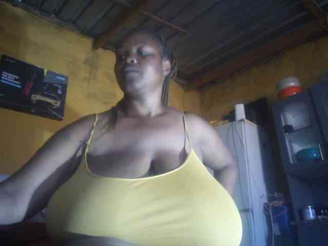 Melonboobs1
