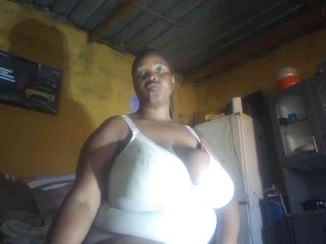 Melonboobs1 webcam