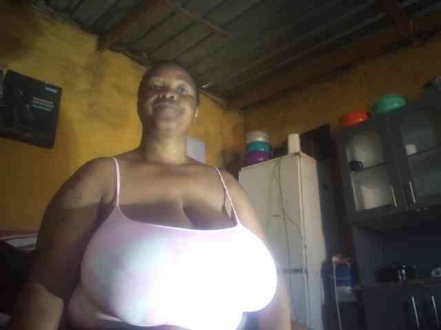 Melonboobs1 webcam