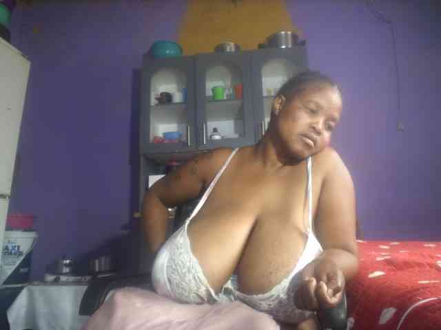 Melonboobs1