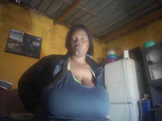 Melonboobs1 webcam