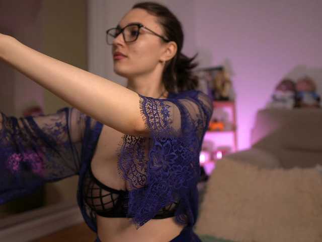 MonaLisss live cam on BongaCams