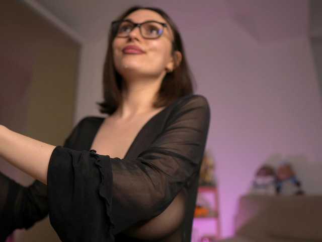 MonaLisss live cam on BongaCams