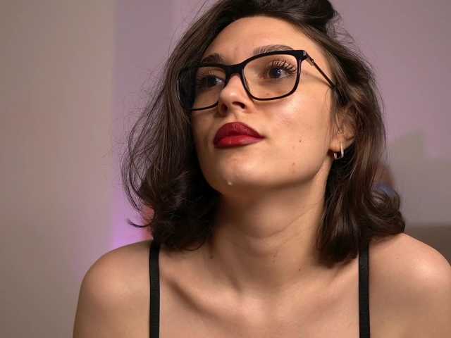 MonaLisss live cam on BongaCams