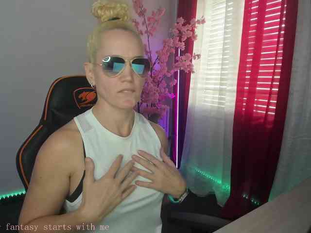 Latinasexy4 webcam