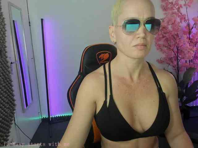 Latinasexy4 webcam