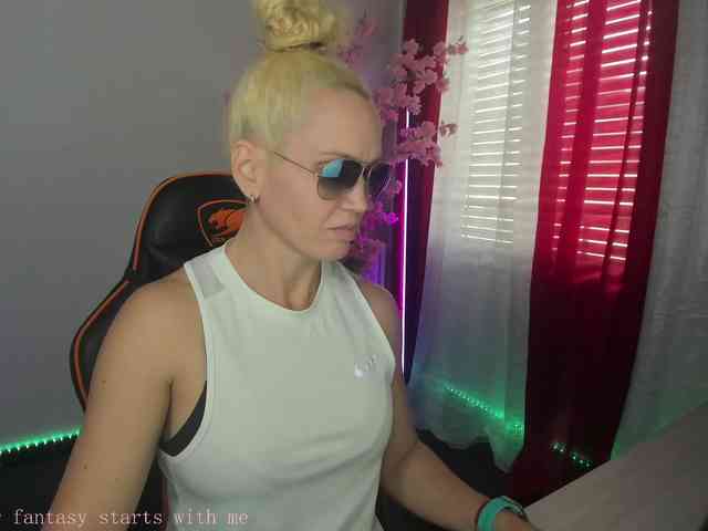 Latinasexy4 webcam
