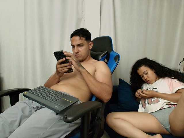 couplee-horny live cam on BongaCams