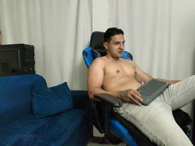 couplee-horny live webcam show