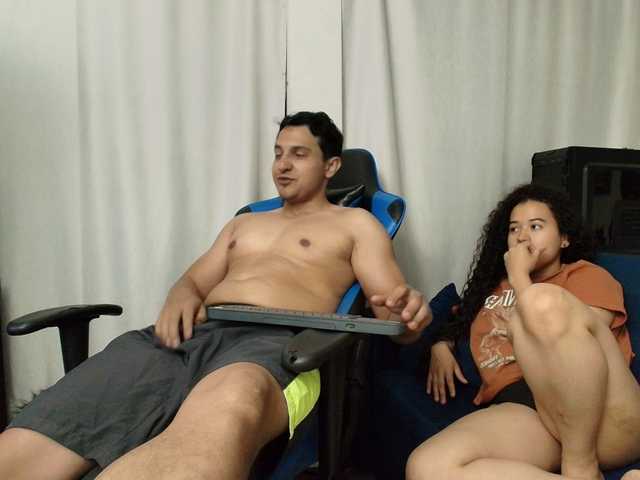 couplee-horny live cam on BongaCams