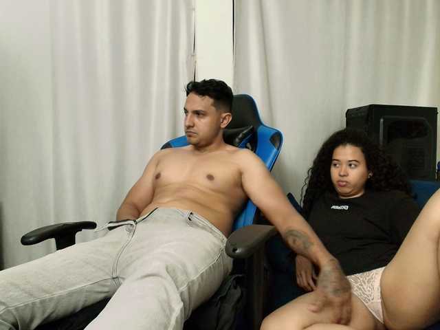 couplee-horny live sex show