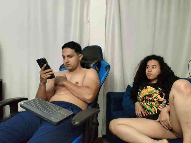 Model: couplee-horny