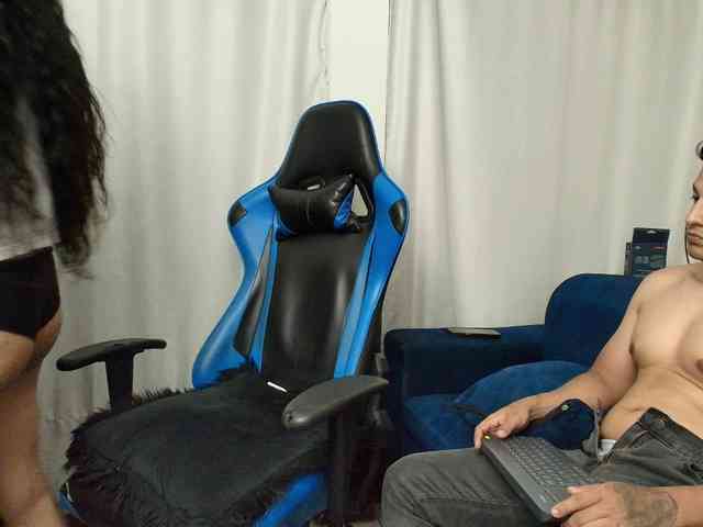 couplee-horny Live Webcam on BongaCams