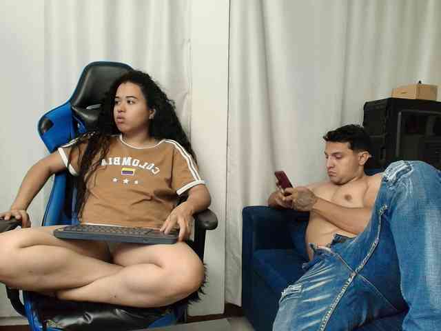 couplee-horny Live Webcam on BongaCams