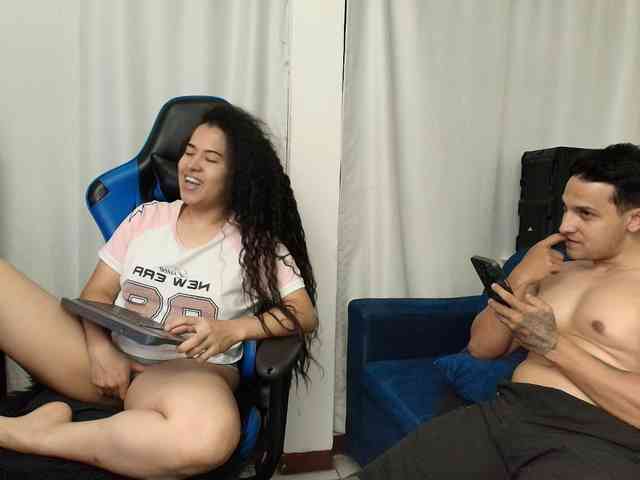 Model: couplee-horny