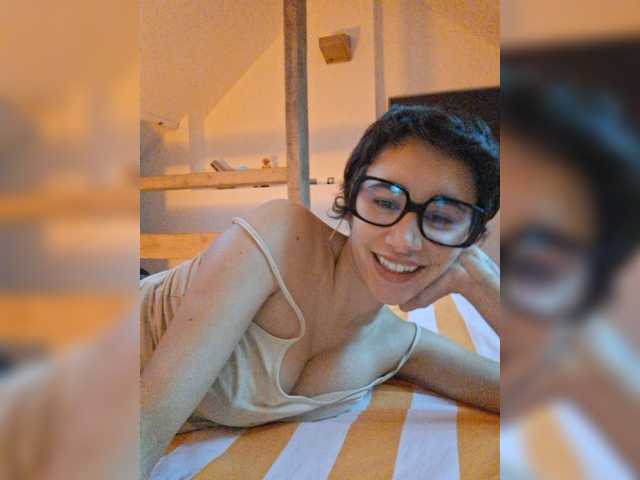 AntoniaDilune live cam on BongaCams