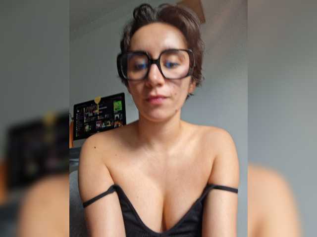 AntoniaDilune live cam on BongaCams