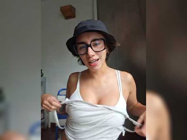 AntoniaDilune live cam on BongaCams