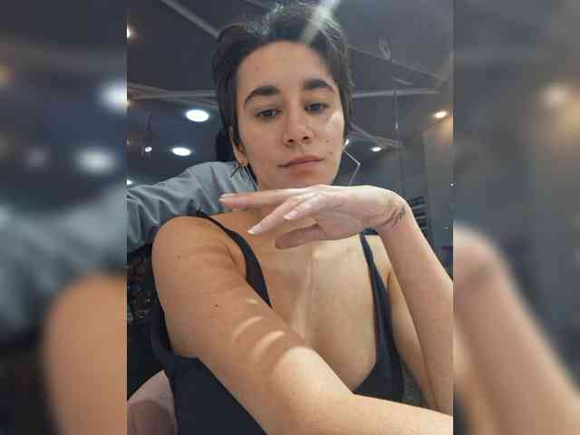 AntoniaDilune webcam
