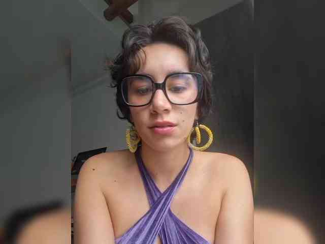 AntoniaDilune webcam