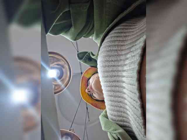 AntoniaDilune webcam