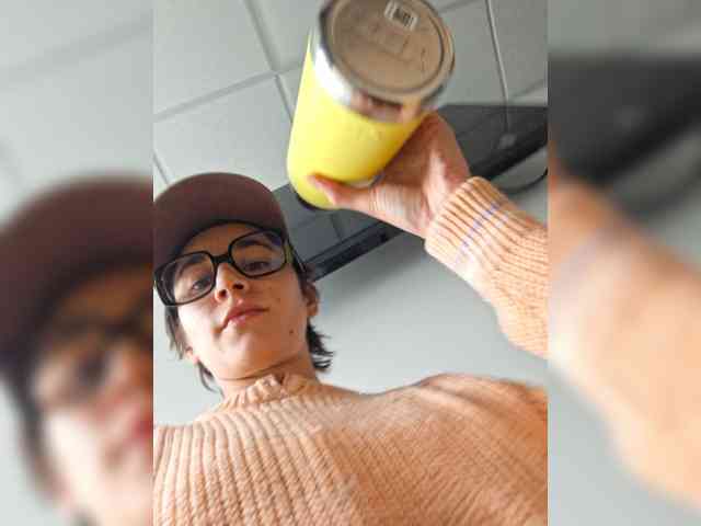 AntoniaDilune webcam