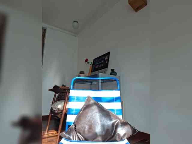AntoniaDilune webcam