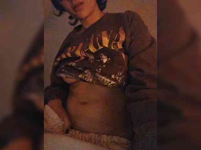 AntoniaDilune webcam