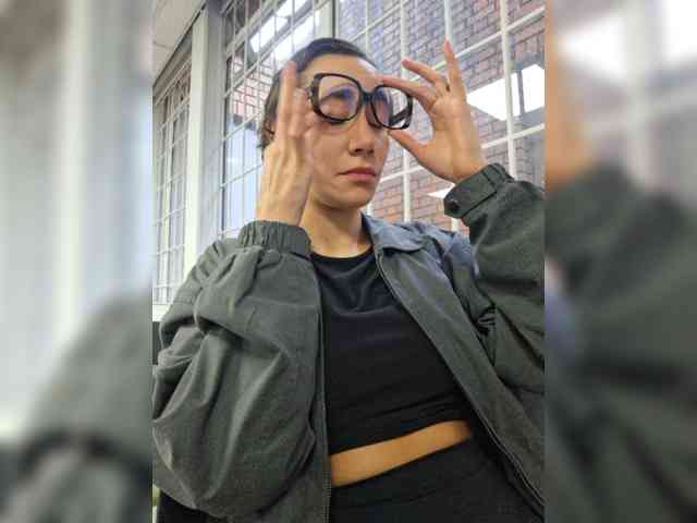 AntoniaDilune webcam