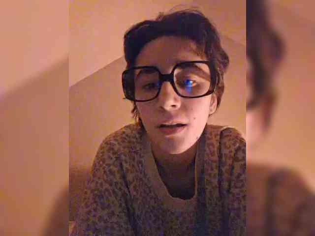 AntoniaDilune webcam