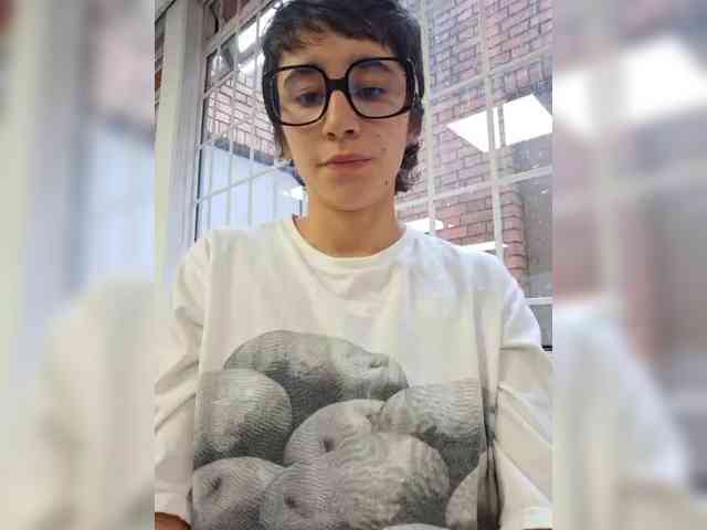 AntoniaDilune webcam